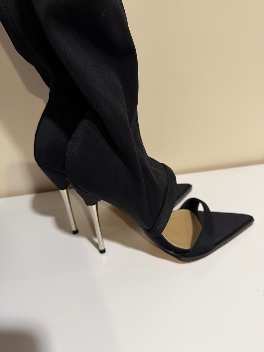 Fashion Nova Black Pointed Stiletto Heels with Silver Metallic Heel